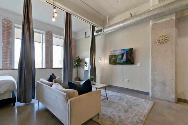 500 S Ervay St in Dallas, TX - Building Photo - Building Photo