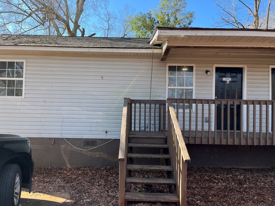 1002 Wright St in Griffin, GA - Foto de edificio