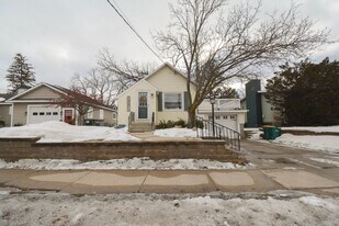 138 14th St NE in Rochester, MN - Building Photo