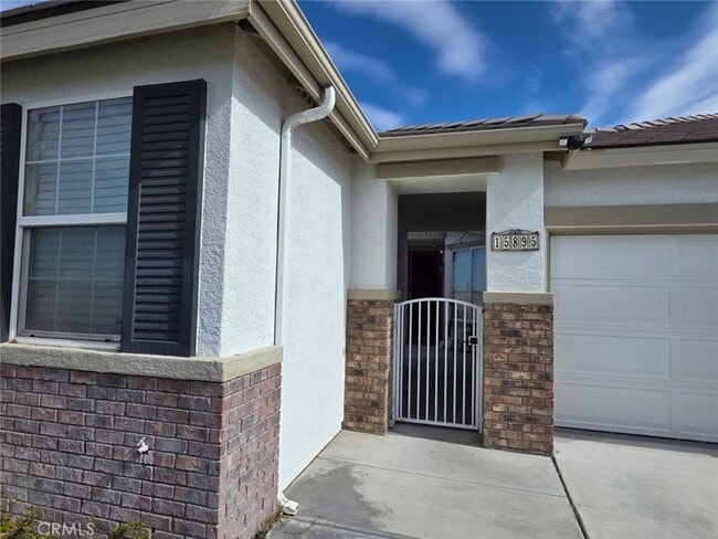 15895 Green Acres Ct in Victorville, CA - Foto de edificio - Building Photo