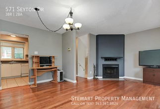 571 Seyton Dr in Ottawa, ON - Building Photo - Building Photo