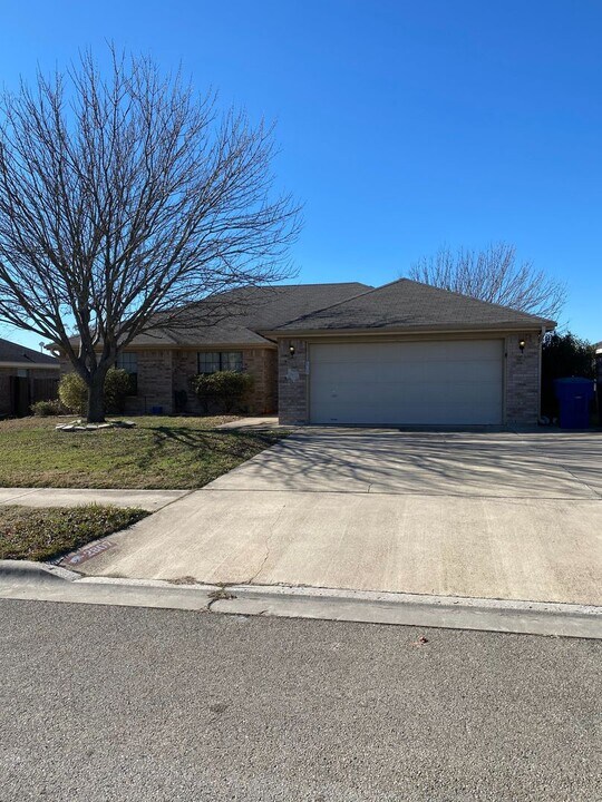2807 Lindsey Dr in Copperas Cove, TX - Building Photo