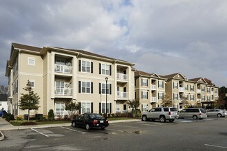 Briton Trace Apartments in Hampton, VA - Foto de edificio - Building Photo