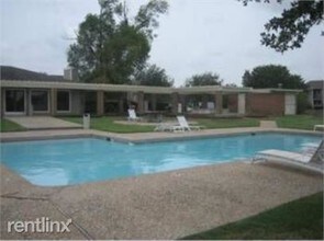 1901 Holleman Dr W-Unit -Apt 510 in College Station, TX - Building Photo - Building Photo