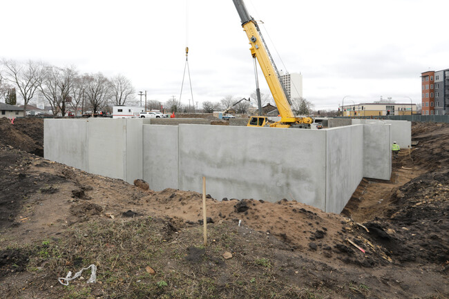 Lexington Landing Senior Living in St. Paul, MN - Building Photo - Building Photo