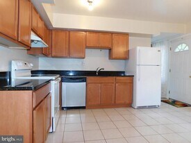 6421 Earlham Dr in Bethesda, MD - Building Photo