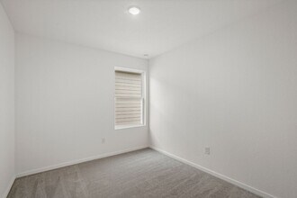 7638 Aston Peak in San Antonio, TX - Building Photo - Building Photo