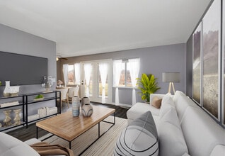 Lakeside Villas in Columbus, OH - Building Photo - Building Photo