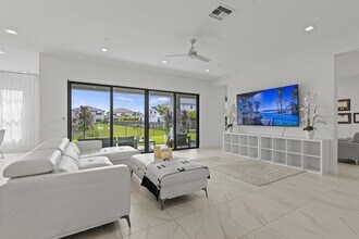 12884 Wingspan Ct in Palm Beach Gardens, FL - Building Photo - Building Photo