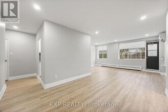 2961 Dufferin St in Toronto, ON - Building Photo - Building Photo