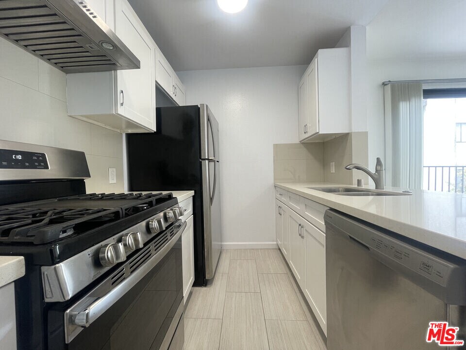 1531 N Detroit St in Los Angeles, CA - Building Photo