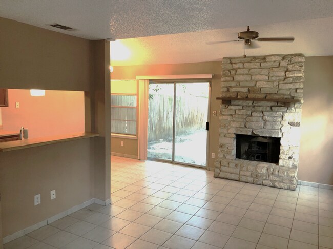 1203 Westway Cir in Killeen, TX - Foto de edificio - Building Photo