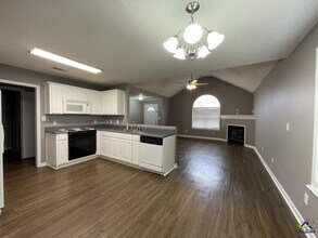 308 Cosmos Ave in Bonaire, GA - Building Photo - Building Photo