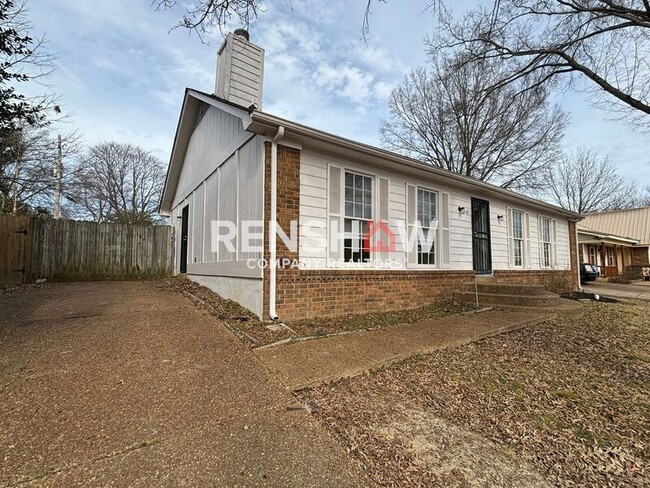 6568 Pine Top Cir S in Memphis, TN - Building Photo - Building Photo