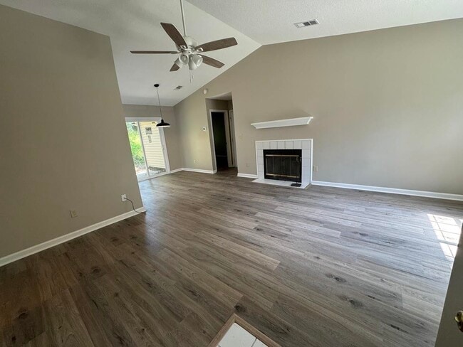 1052 Longstreet Dr in Tallahassee, FL - Building Photo - Building Photo