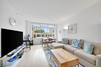 1400 Hudson St in Hoboken, NJ - Building Photo - Building Photo