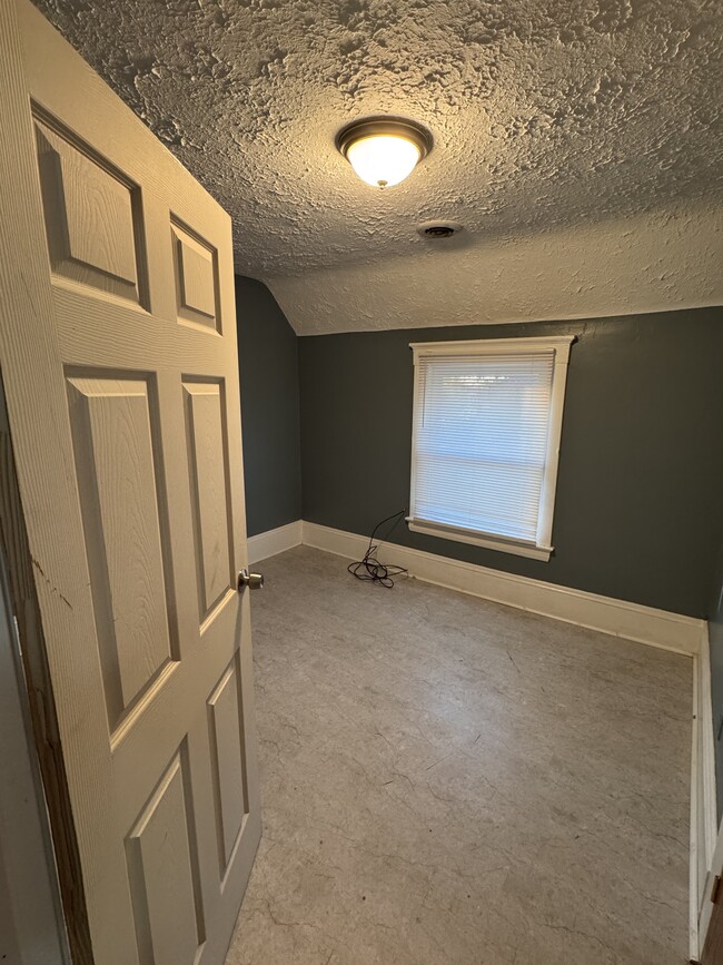 18402 Melville Rd, Unit UP in Cleveland, OH - Building Photo - Building Photo