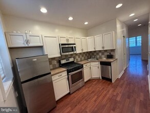 2428 S Broad St in Philadelphia, PA - Building Photo - Building Photo