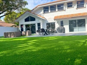 2252 NW 53rd St in Boca Raton, FL - Building Photo - Building Photo