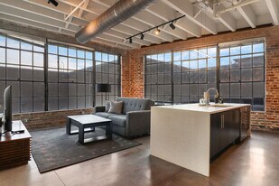 822 Howard Ave in New Orleans, LA - Building Photo