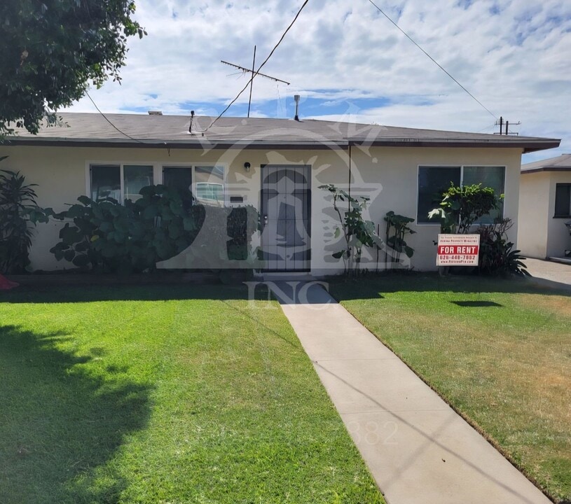11238-11246 Forest Grove St in El Monte, CA - Building Photo