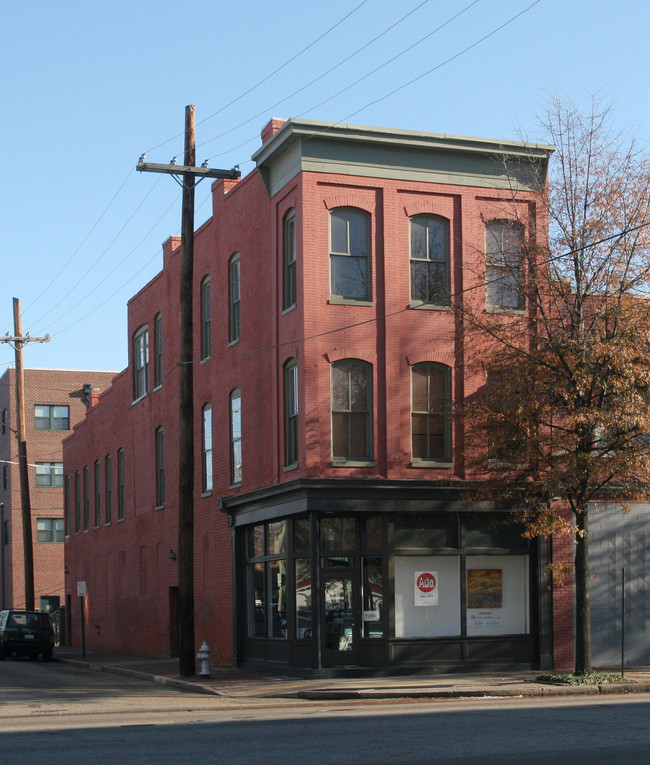 228 W. Broad Street in Richmond, VA - Foto de edificio - Building Photo