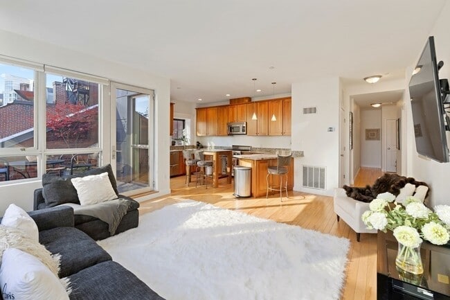 99-105-105 Broad St in Boston, MA - Building Photo - Building Photo