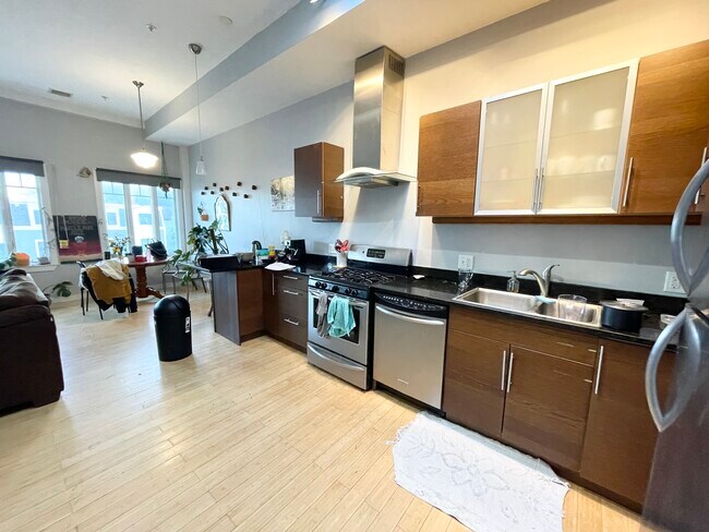 1431 Tremont St, Unit 2 in Boston, MA - Building Photo - Building Photo