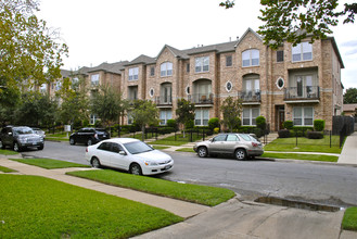 4222 Holland Ave in Dallas, TX - Building Photo - Building Photo