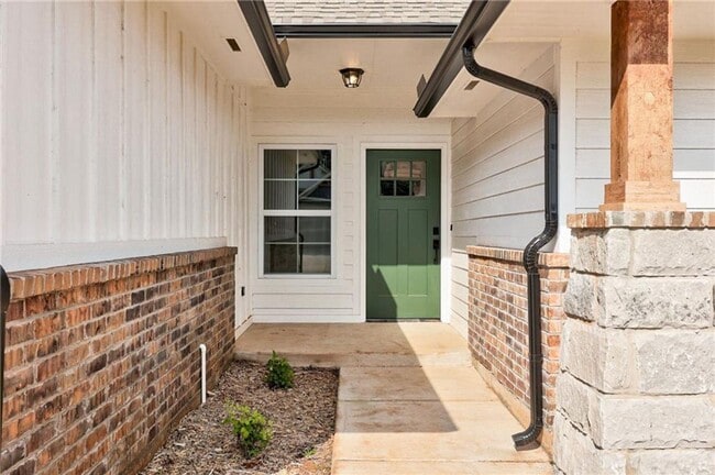 2429 Creekside Cir in Oklahoma City, OK - Building Photo - Building Photo