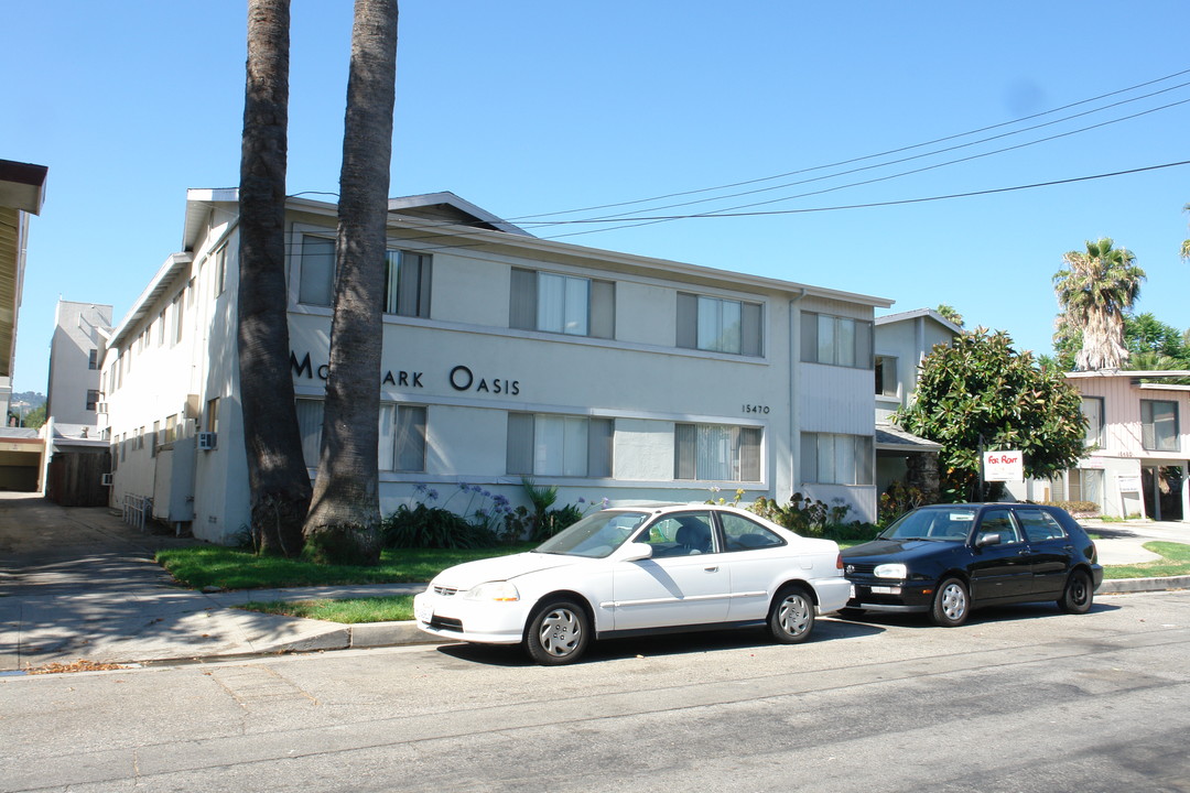 Moorpark Oasis in Sherman Oaks, CA - Building Photo