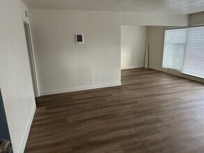 Bay Park Apartments in San Diego, CA - Building Photo - Building Photo