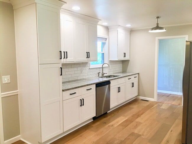 property at 1809 Broadmoor Rd