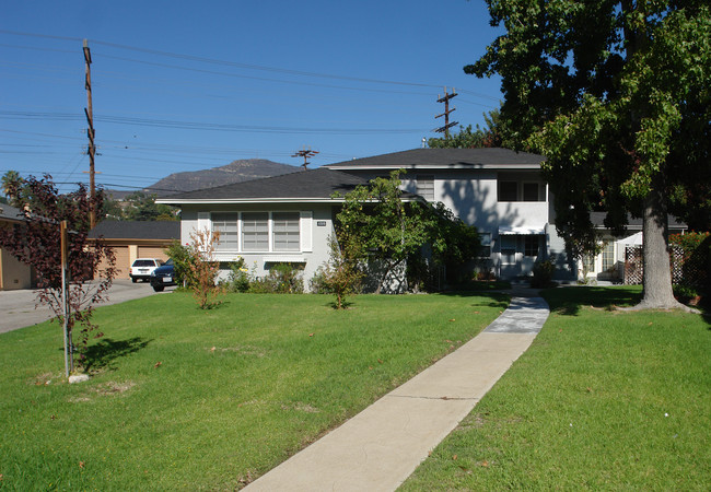 1235 N Verdugo Rd in Glendale, CA - Building Photo - Building Photo