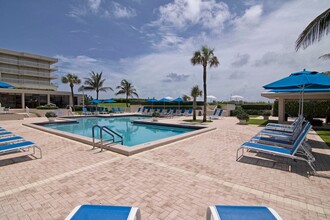 3250 S Ocean Blvd, Unit 105s in Palm Beach, FL - Foto de edificio - Building Photo
