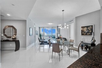 15811 Collins Ave, Unit 503 in North Miami Beach, FL - Building Photo - Building Photo