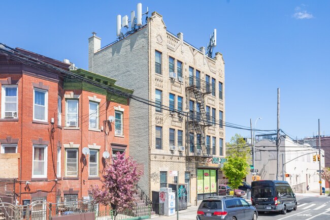 354 Saratoga Ave in Brooklyn, NY - Building Photo - Building Photo