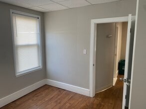 16 Boardman St, Unit Unit 1 in Worcester, MA - Building Photo - Building Photo