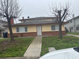 26 Nedra Ct in Sacramento, CA - Building Photo