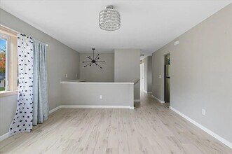 89 Oakwood Dr in South Burlington, VT - Building Photo - Building Photo