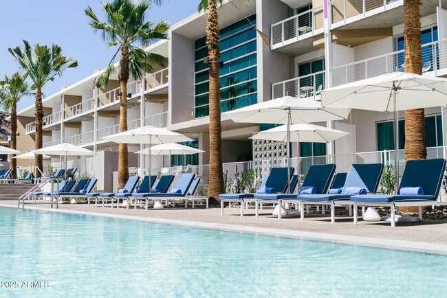 property at 5455 E Lincoln Dr