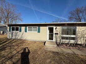 63 Hubbard Way in Montgomery, IL - Building Photo