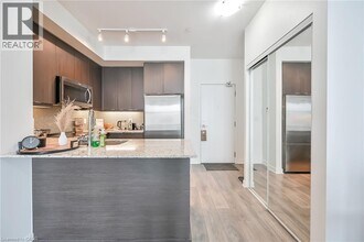 4633 Glen Erin Dr in Mississauga, ON - Building Photo - Building Photo