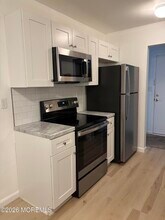 223 Medford Ct in Englishtown, NJ - Building Photo - Building Photo