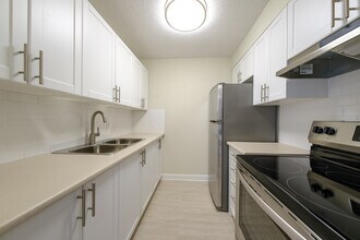 The Huron Apartments in Saugeen Shores, ON - Building Photo - Building Photo