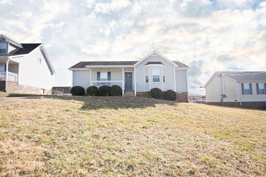 305 Congressman Dr in Clarksville, TN - Building Photo
