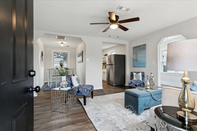 property at 428 Hampton Roads Ave