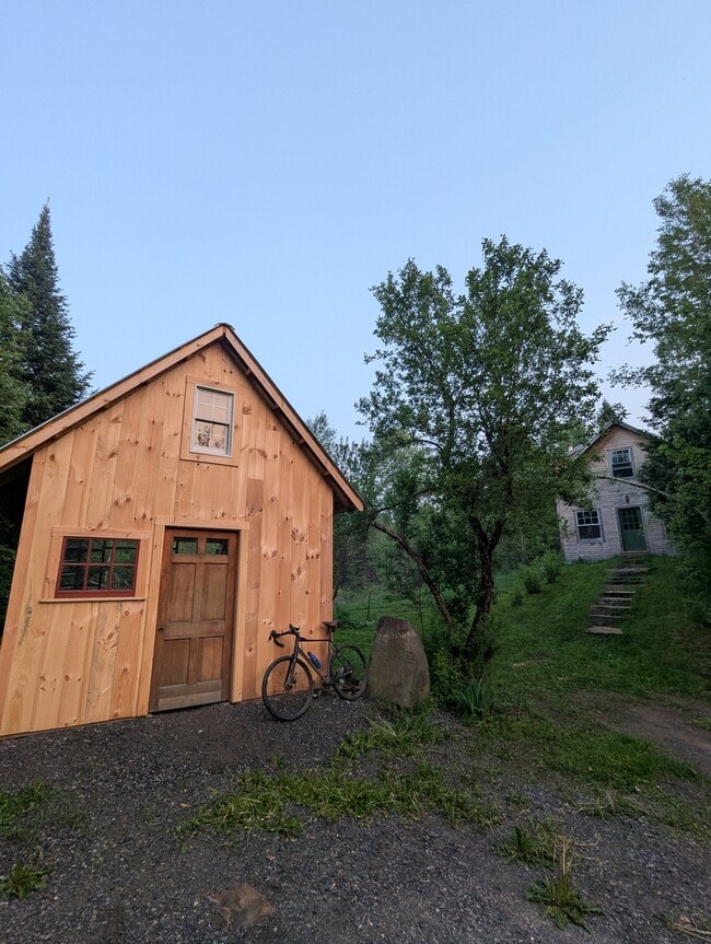 31 Town Hwy 14 in Greensboro Bend, VT - Building Photo - Building Photo