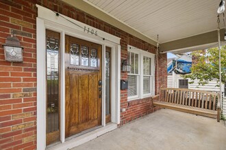 1106 Lawrence Ave in Nashville, TN - Foto de edificio - Building Photo