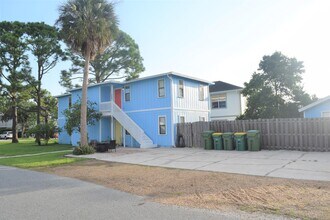725 7th Ave N in Jacksonville Beach, FL - Building Photo - Building Photo